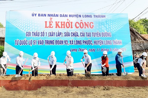 Nghi thức lễ khởi công cải tạo tuyến đường kết nối Quốc lộ 51 vào Trung đoàn Tên lửa 93