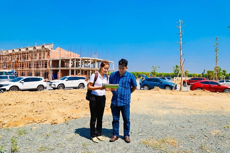 Khách hàng trải nghiệm thực tế dự án Century City